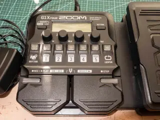 Zoom G1X Four Multieffect-Pedal m. strømadaptor. 