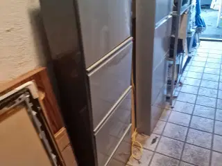 Skoskab med 4 klapper 