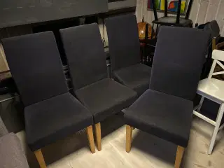 4 stole i lækkert sort stof