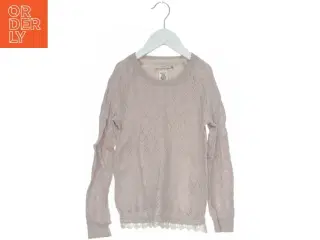 Strikket bluse med mønster fra Logg (str. 122)