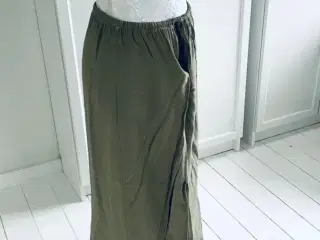 Nederdel støvet grøn fra Cultura 