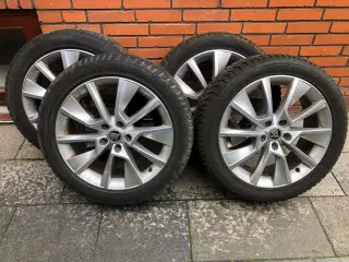 Skoda 4 x 18" originale fælge med vinterdæk