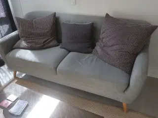 Sofa med puder