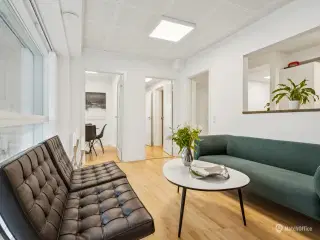 106 m² kontor/klinik i moderne højhusejendom