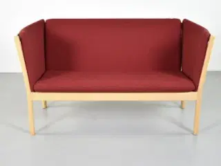 Sofa fra kvist i bøg med rødt polster