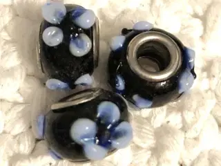 Glasled / glasperler med blå blomster til armbånd