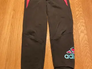 Pigetøj str. 128 pris pr. Del god pris ved køb af