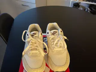 Nike Womens Air Max 1 87 str 38,5