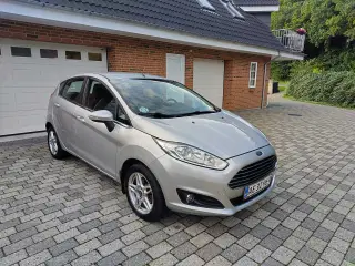 Ford Fiesta 2013 Faciliteter model med Med lys.