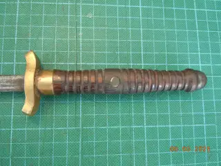 Stilet / Dolk med rosentræsskæfte 39 cm lang.