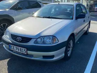 Toyota Avensis 1,6 Luna