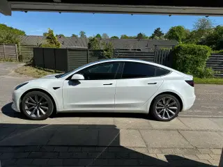19” alufælge med 235/40x19 sommerdæk, tpms.