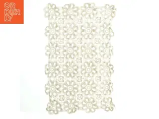 Hvid hæklet dug (str. 25x40 cm)