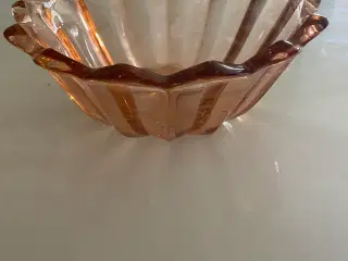 Glasskål rosafarvet 