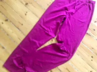Sweatpants med lige ben - str. M, L og XL