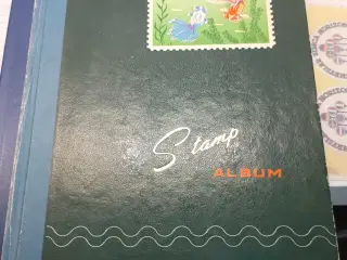 Lille Stamp album m/udenlandske