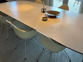 Flot spisebord 