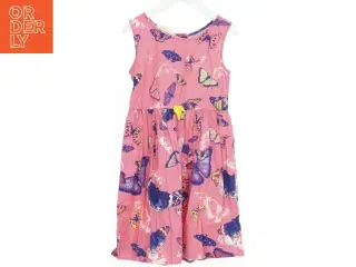 Sommerkjole med sommerfuglemønster fra H&M (str. 128)