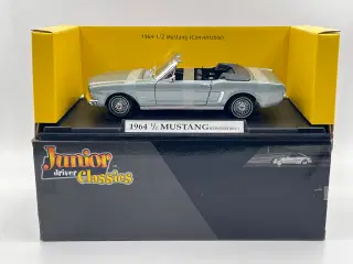 1964 Ford Mustang Convertible 1:18  1964½ model