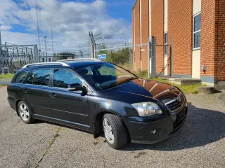 MEGET VEDLIGEHOLDT TOYOTA AVENSIS TILSALG!!