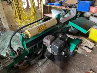Brandekløver med motor og stempel 30 tons