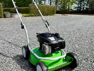 Fin plæneklipper sælges
