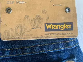 Nye Wrangler jeans.