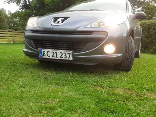 Peugeot 206+  nysynet 