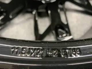 PORSCHE TAYCAN MISSION E 9J1 9,5J og 11,5J x 21"