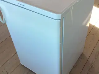 Fritstående køleskab