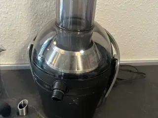 Phillips Juicer med udstyr og bøger