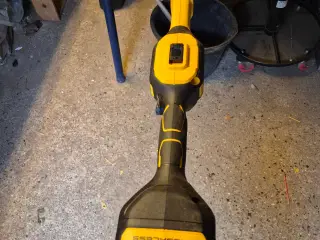 Græstrimer DEWALT