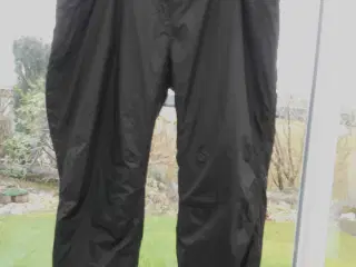 Skibukser, Cellbes str. 50/60