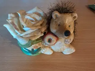 Pindsvine urtepotteskjuler