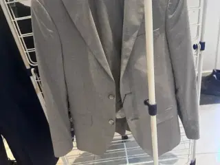 Super smart Bertoni jakkesæt til konfirmanden 