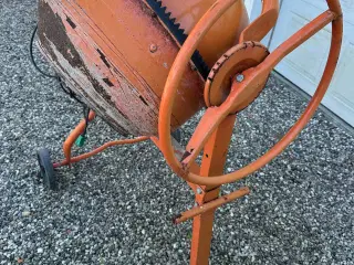 UDLEJES - Tromle betonblander