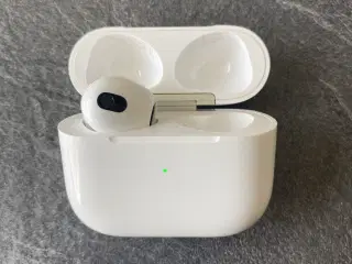 Apple AirPods 3rd generation 