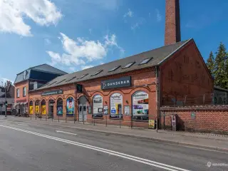 Indbydende og charmerende lejemål lige ved stationen