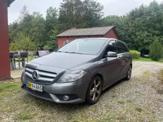 Mercedes B180 årgang 2013