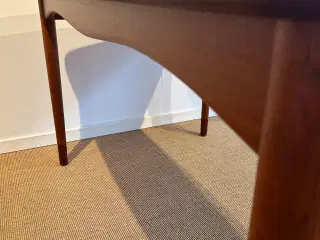 Klassisk Dansk Finn Juhl Spisebord Teak/ Eg