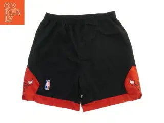 Basketshorts med logo fra Nba (str. 140)