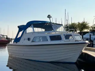 Uttern 590 - Kabinebåd