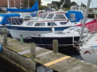 Motorbåd Sage 27
