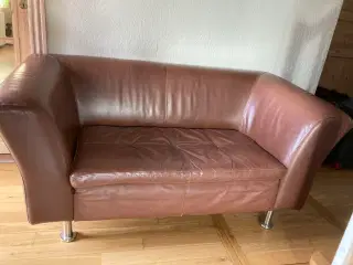 3 + 2 personers l�ædersofa gives væk