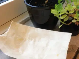 Japansk inspireret papmaché-fad.  Håndlavet fad