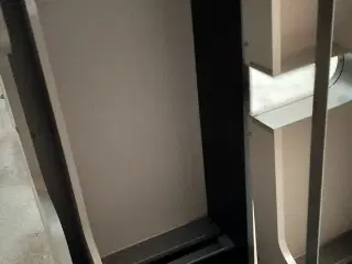 Badeværelses skab m. Vask