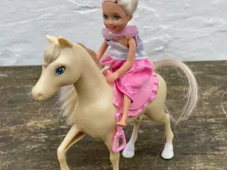 Barbie dukke Chelsea med hest 