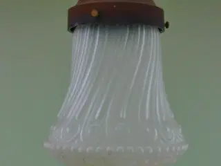 Fin gammel glas lampe med mønstret glas