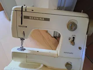 Bernina Symaskine. 