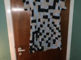 Hjemmestrikket bomuldskjole, onezice.